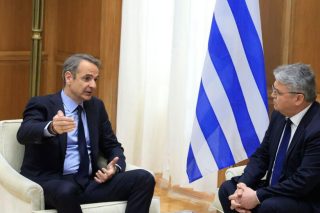Οι πολεμικές εξελίξεις «βάλσαμο» στις εσωτερικές πληγές